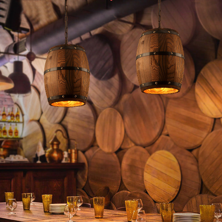Lampadari in legno a botte di vino