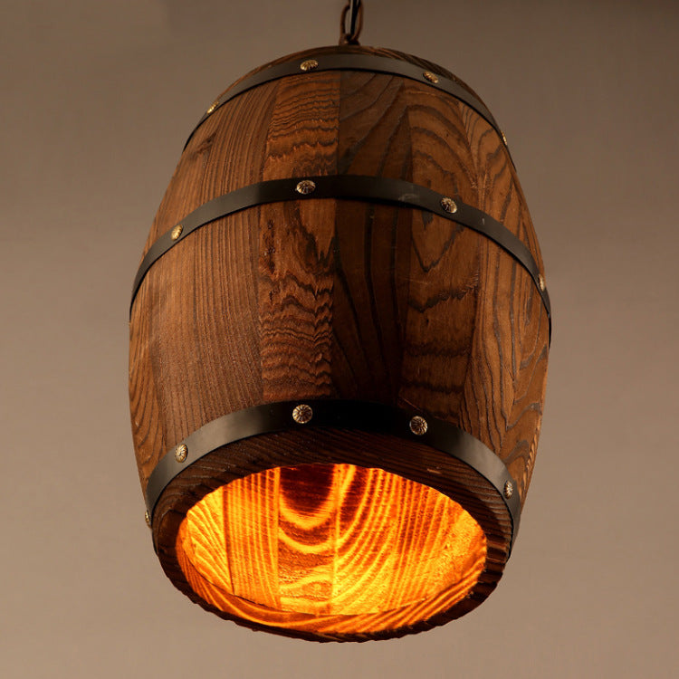 Lampadari in legno a botte di vino